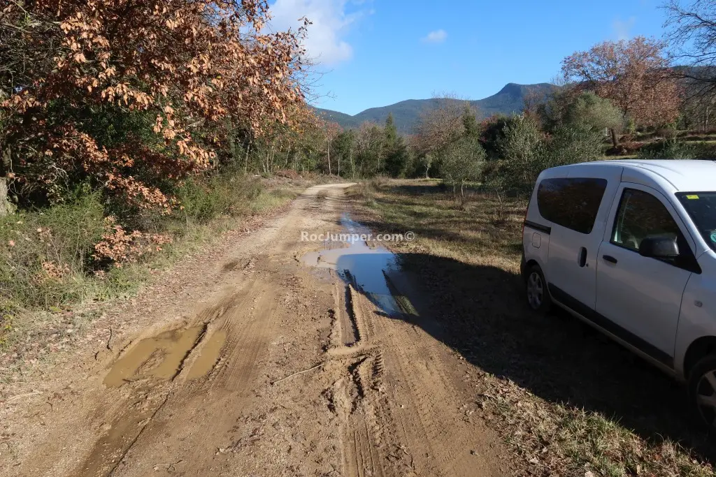 Torrent de Cal Nerós o Clot de Raig con 1 coche