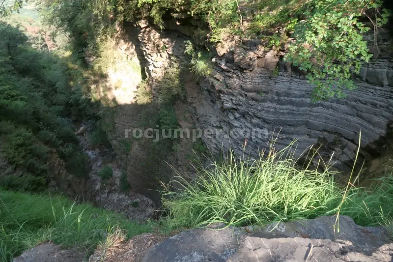 Barranco de Ollaza o de la Acuasta Biesca, Huesca Combinación de Coches
